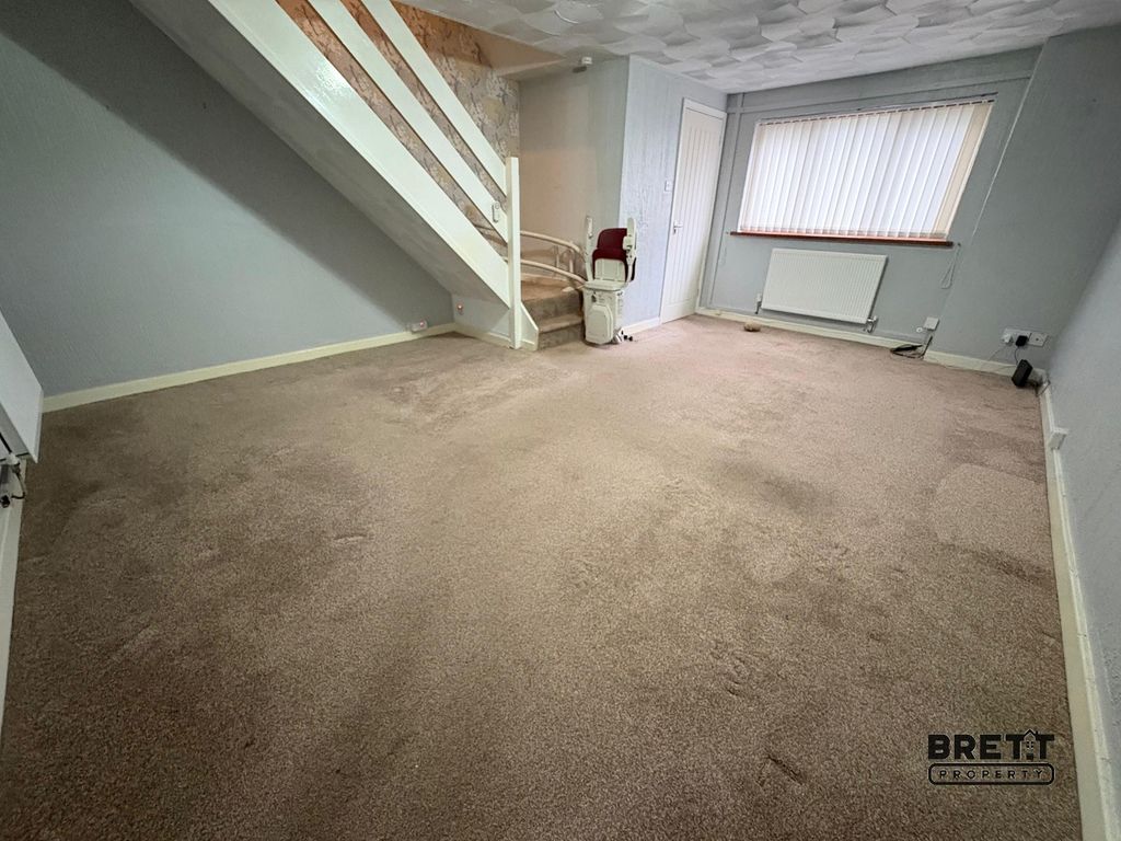 Property photo 3 of 7 Lounge