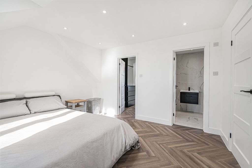Additional image 12 of 4 bed detached house for saleSouth Coast Road, Telscombe Cliffs, Peacehaven, East Sussex BN10