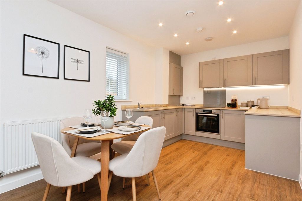 Property photo 2 of 13 Picture No. 33