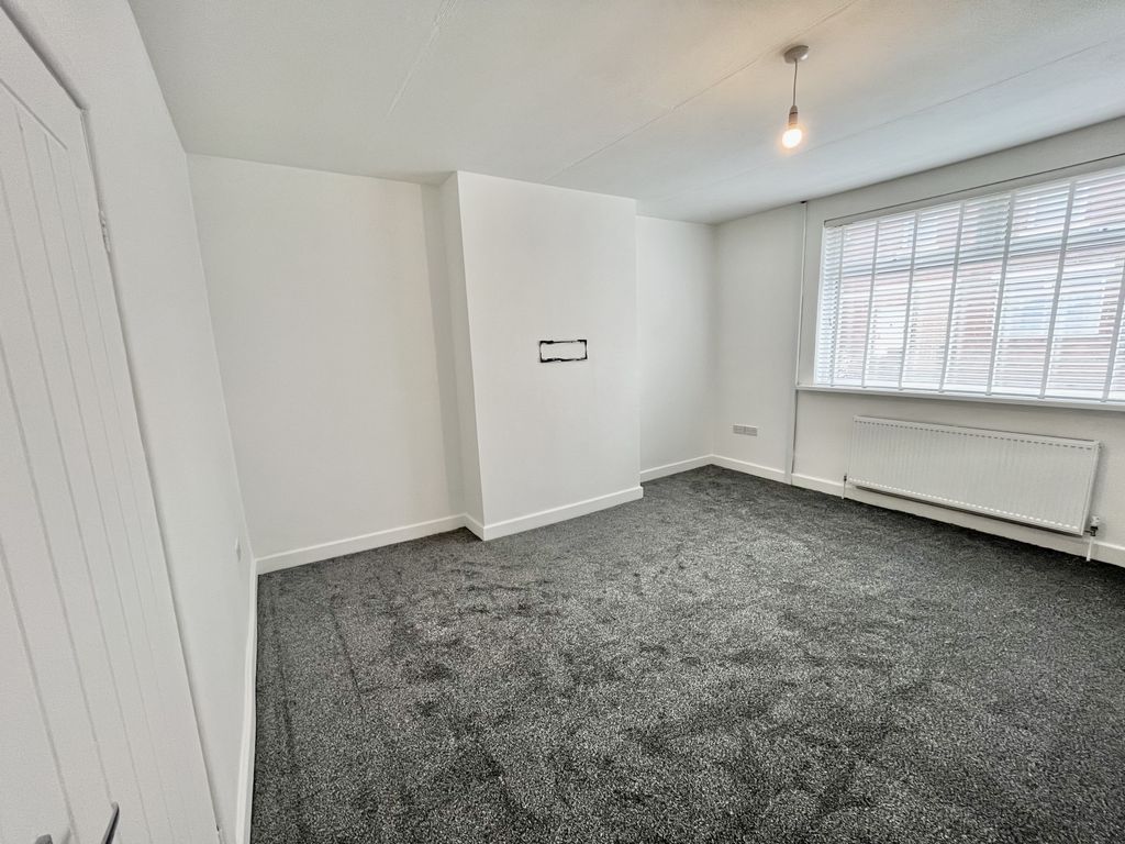 Property photo 3 of 17 Gallery