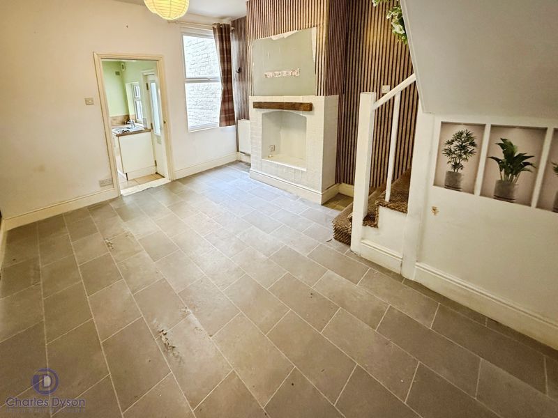 Property photo 3 of 9 Lounge