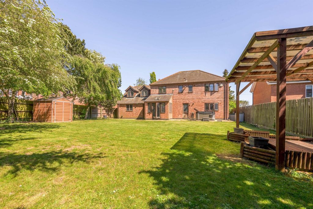 Property photo 2 of 15