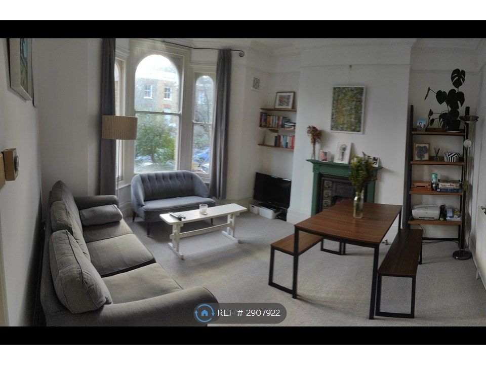 Property photo 1 of 10 Living Room Panoramic