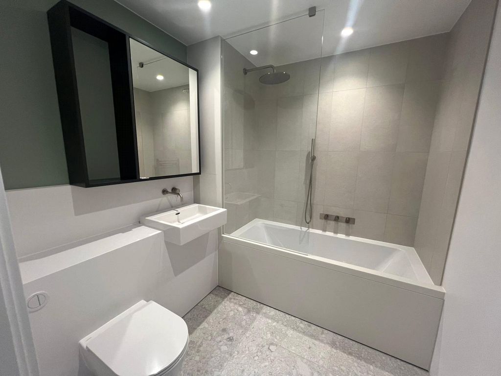 Property photo 2 of 17 Picture No. 11