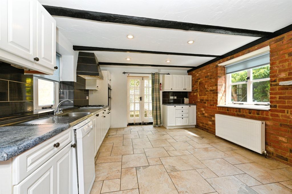 Property photo 2 of 20