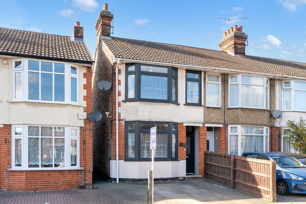 Property photo 1 of 12