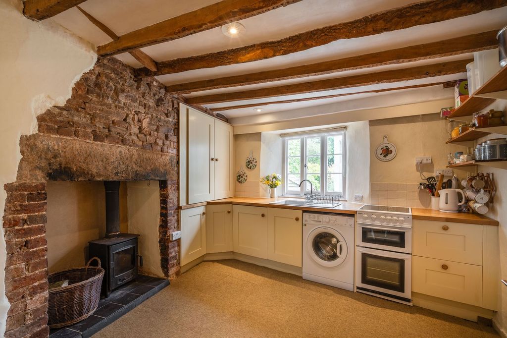 Property photo 2 of 48