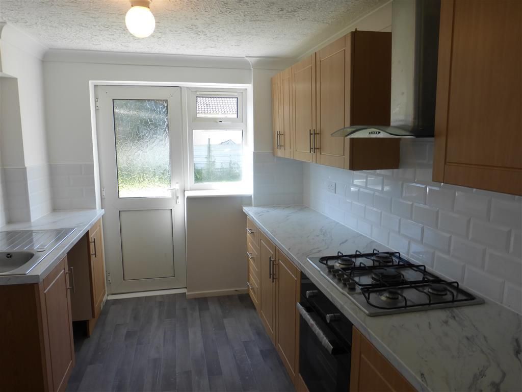 Property photo 3 of 9 Kitchen