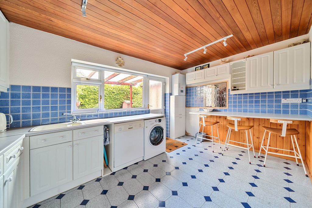 Property photo 3 of 21 1346327-15-68B57c...