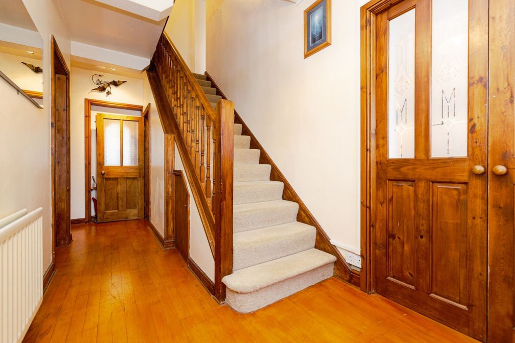Property photo 2 of 18 Photo