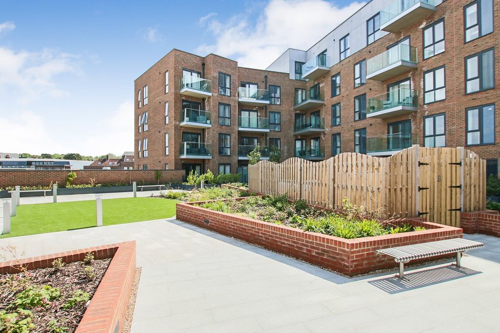 Additional image 12 of 2 bed flat for saleQueens Road, East Grinstead RH19