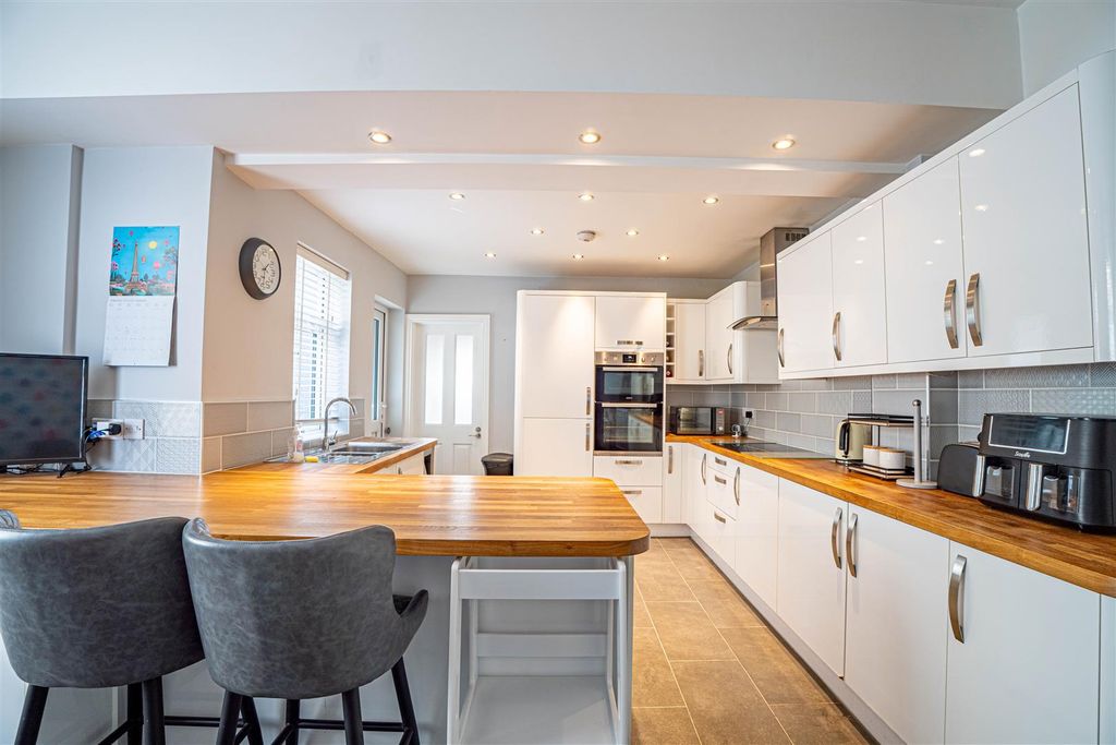 Property photo 1 of 27 Dsc09971-Hdr.Jpg