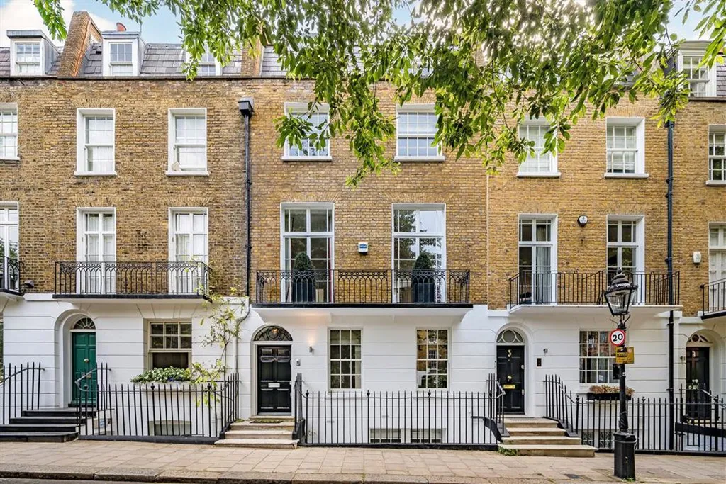 Trevor Square, South Kensington SW7 - View 3