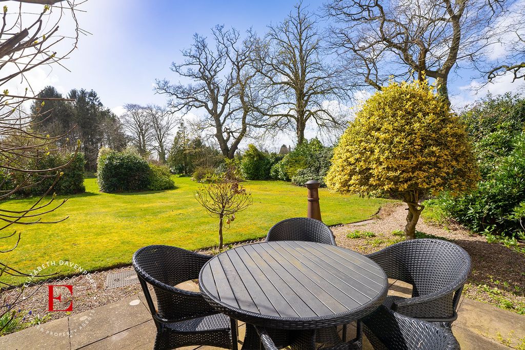 Property photo 3 of 28