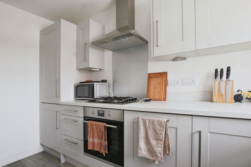 Property photo 2 of 15 4135939