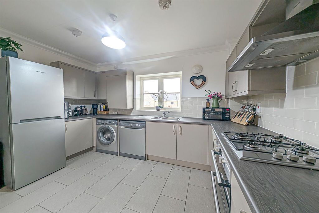 Property photo 2 of 12 Pxl_20260213_110741431.Kit.Jpg