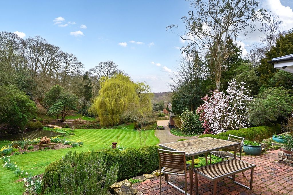 Property photo 2 of 34 Lower Garden View