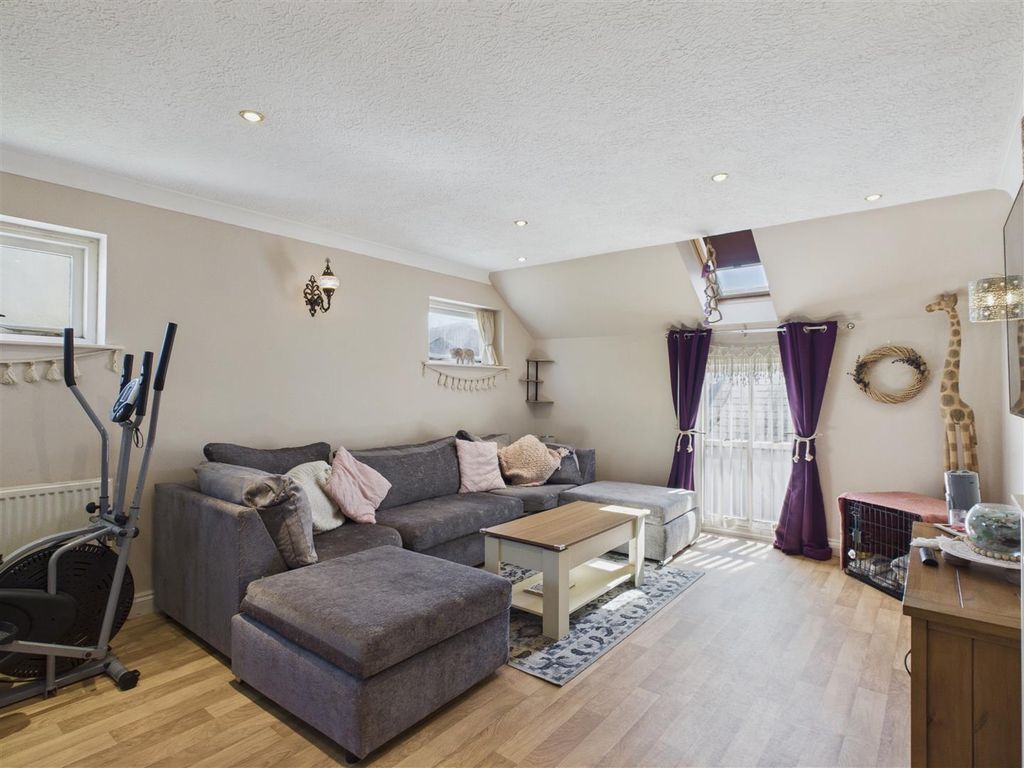 Property photo 2 of 15 Living/Dining Room