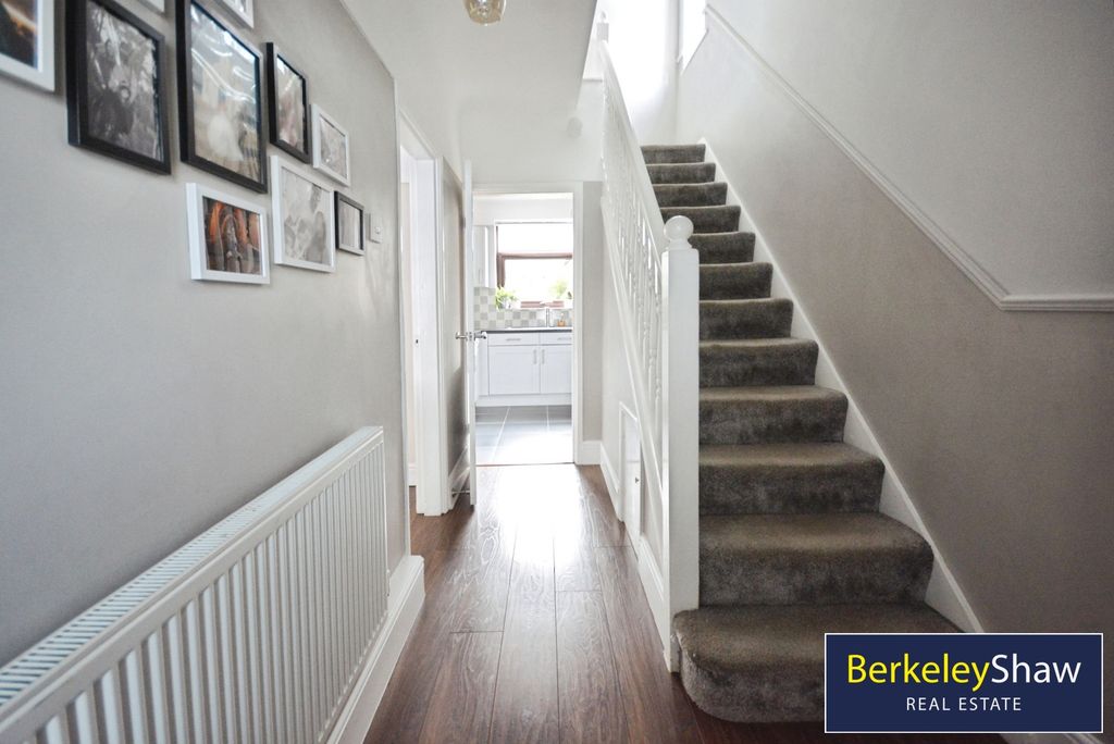 Property photo 2 of 13 Hall