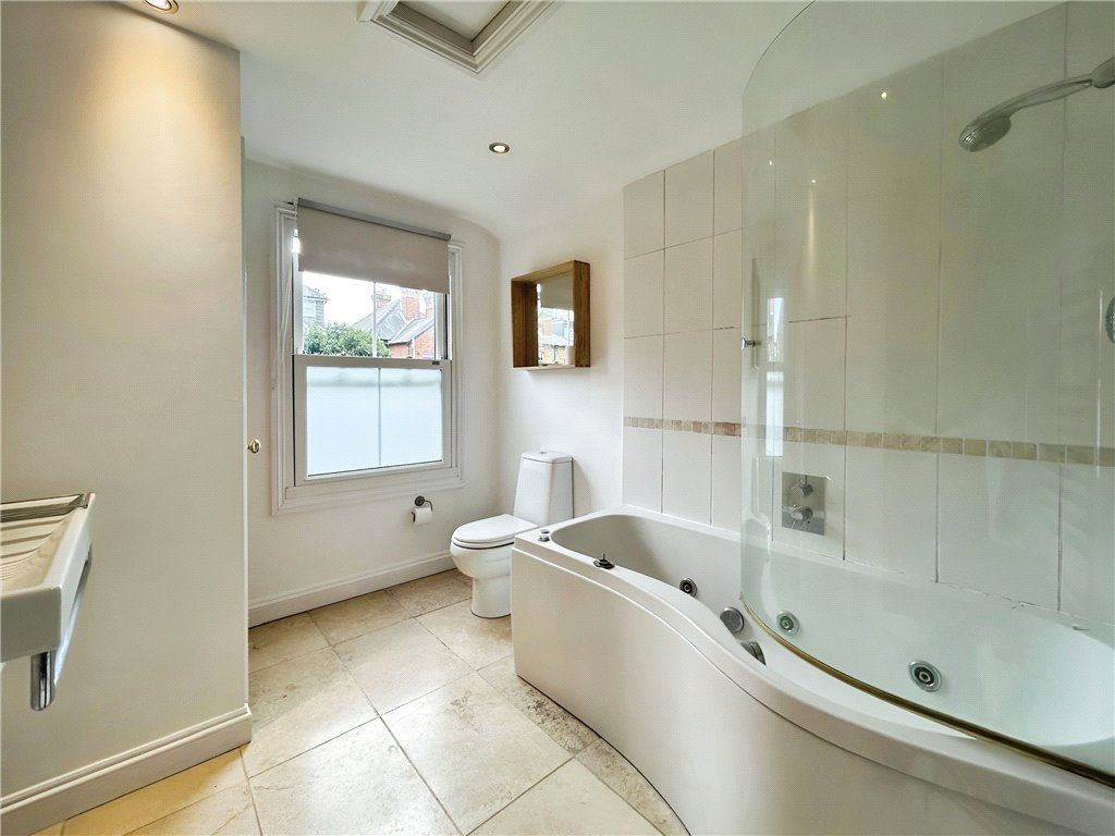 Property photo 3 of 16 Bathroom