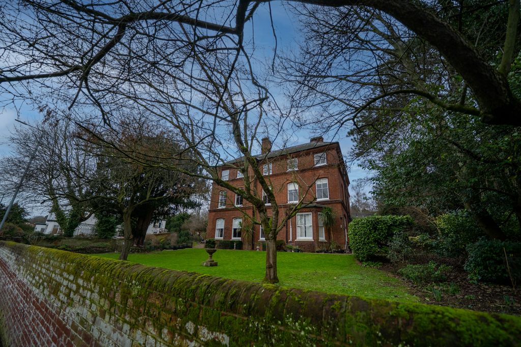 Property photo 1 of 15 Dsc08825-Hdr-Edit