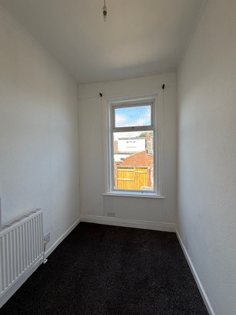 Property photo 3 of 22 9B6Abf01-2B31-457c-A7cd-F14Edfa16E36