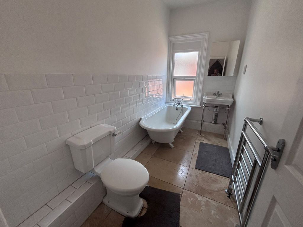 Property photo 3 of 5