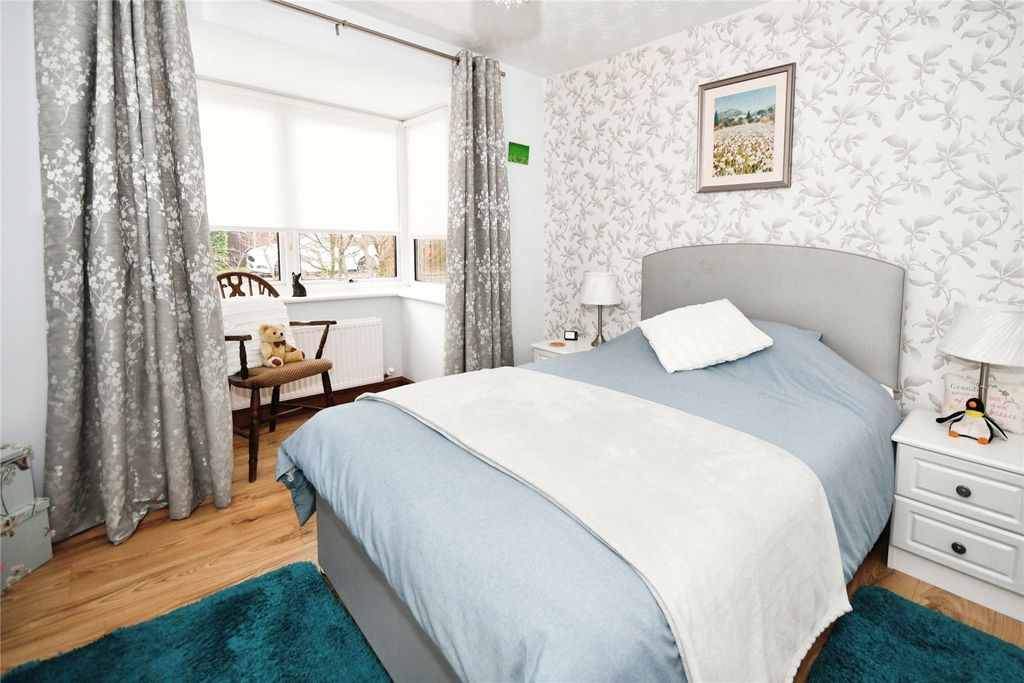 Property photo 3 of 8 Bedroom 1