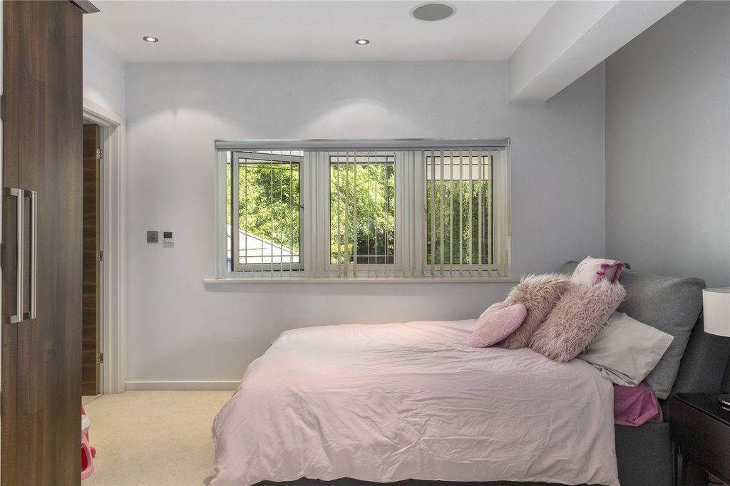 Additional image 18 of 5 bed detached house to rentRappax Road, Hale, Altrincham, Greater Manchester WA15