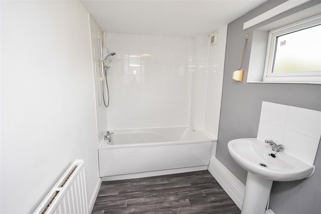 Property photo 3 of 8 Dsc_0084 (1).Jpg
