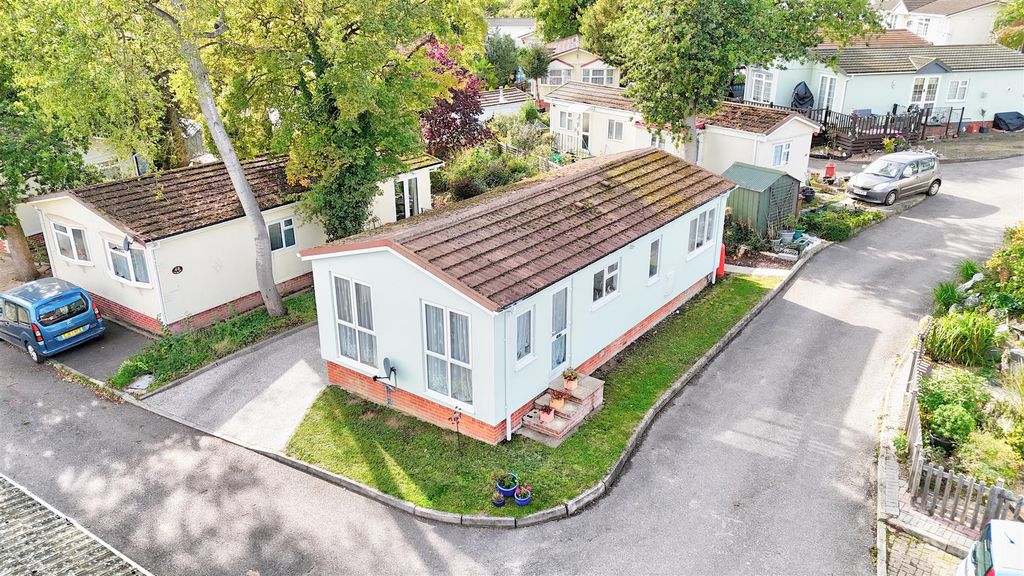 Property photo 2 of 10 Dji_20250924151833_0929_D_Interior 4.Jpg