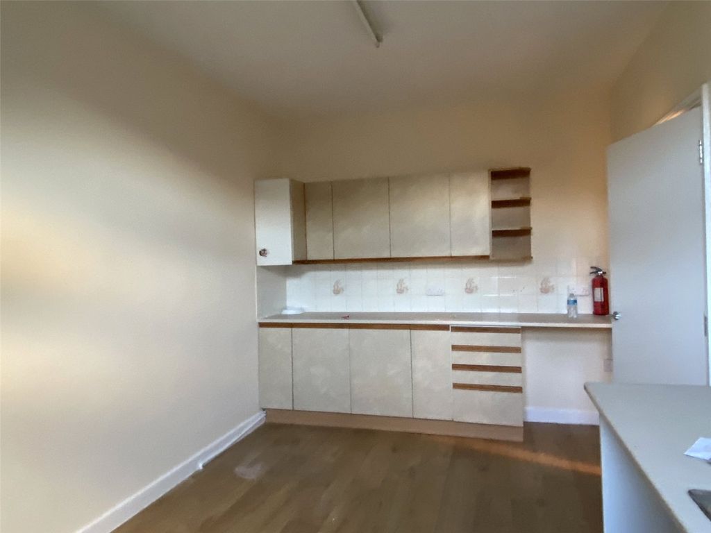 Property photo 3 of 7 Picture No. 06