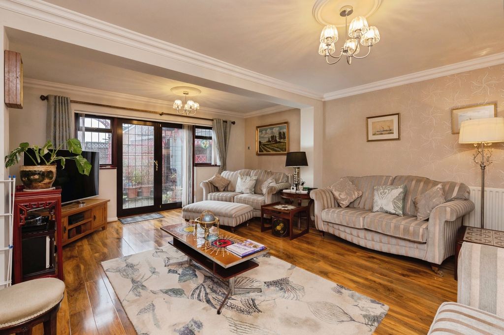 Property photo 3 of 20 Pbox-Img.Jpg