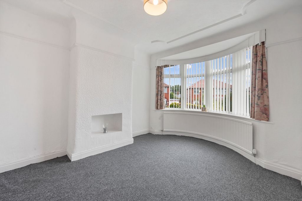 Property photo 2 of 30