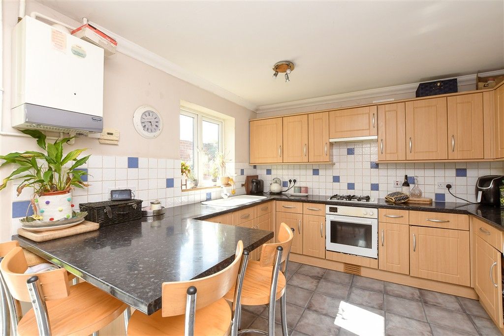 Property photo 1 of 8 Kitchen/Breakfast Room