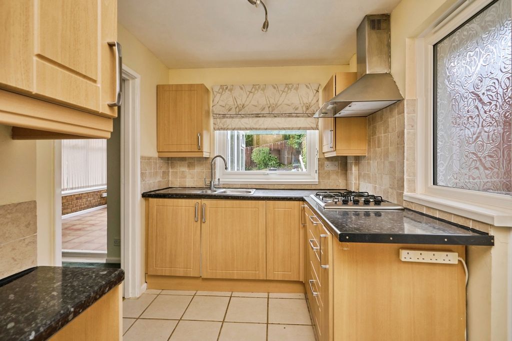 Property photo 3 of 16 Kitchen