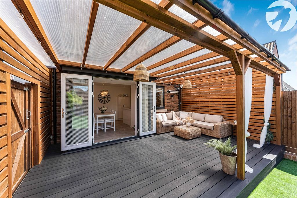 Property photo 2 of 35 Pergola