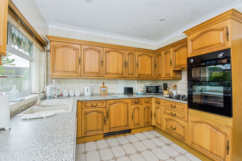 Property photo 3 of 25