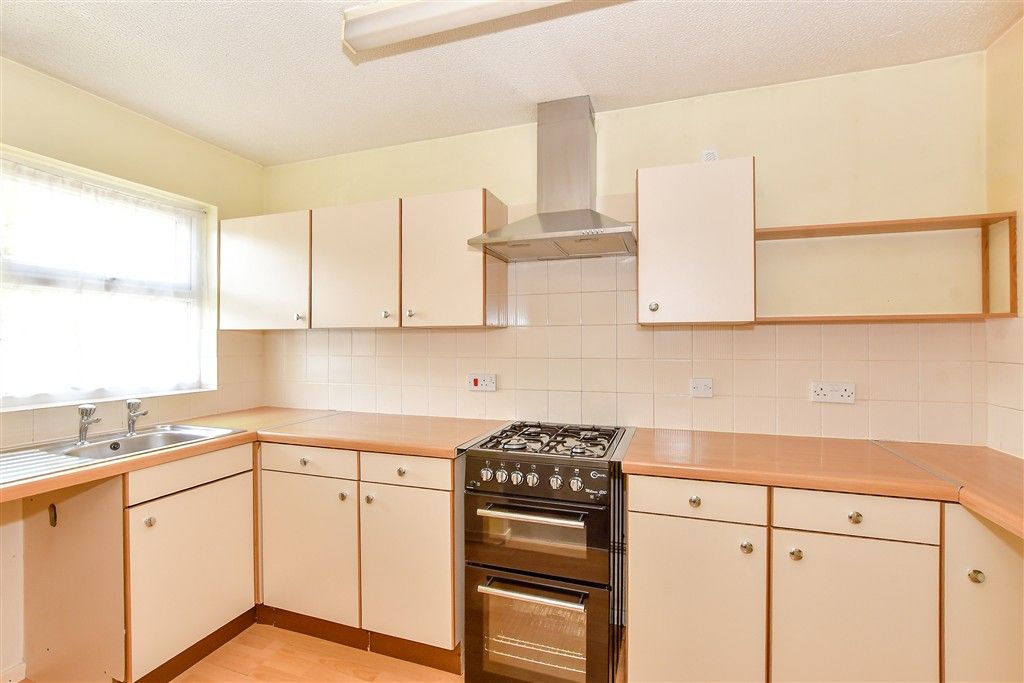 Property photo 2 of 8 Kitchen