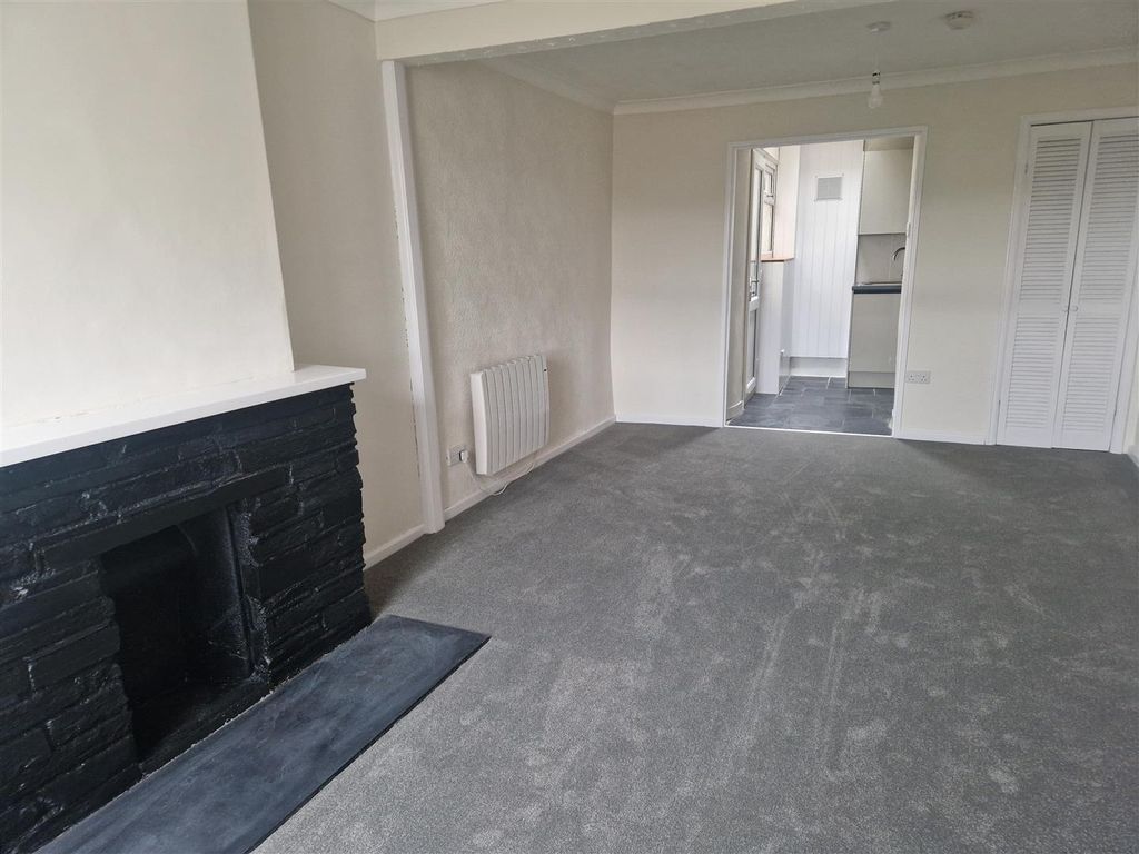 Property photo 2 of 12 1000060186.Jpg