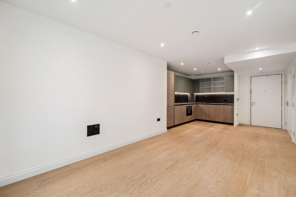 Property photo 2 of 14 Image