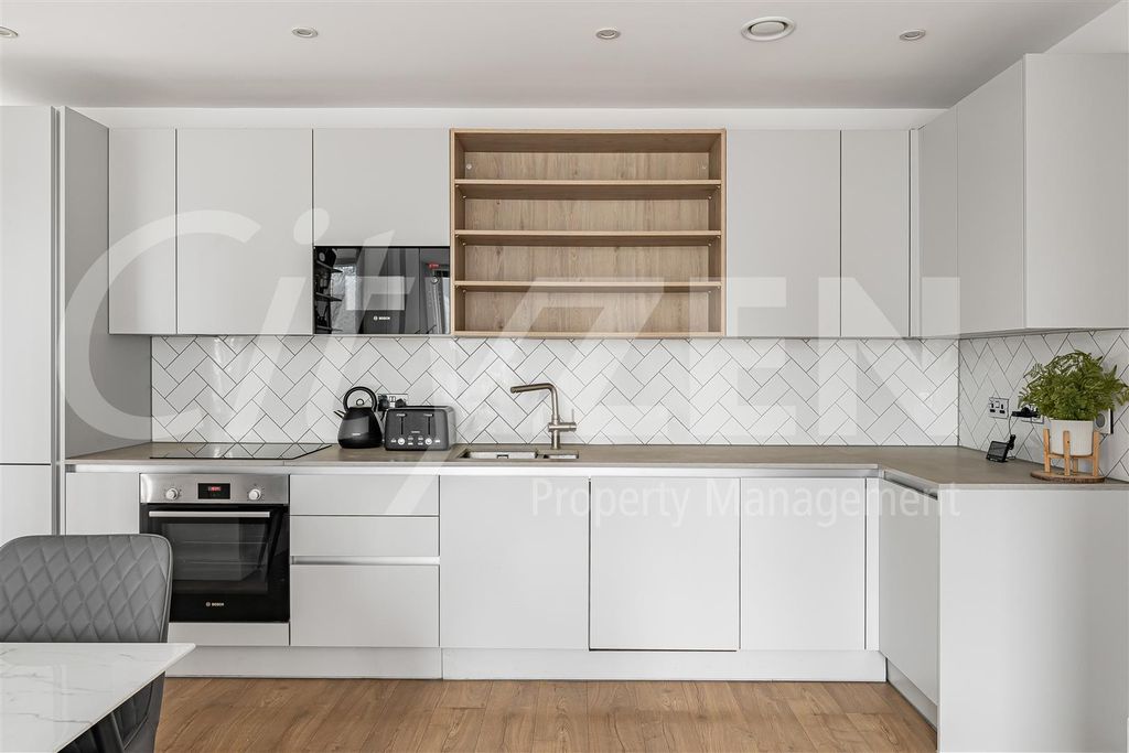 Property photo 3 of 20 Kitchen