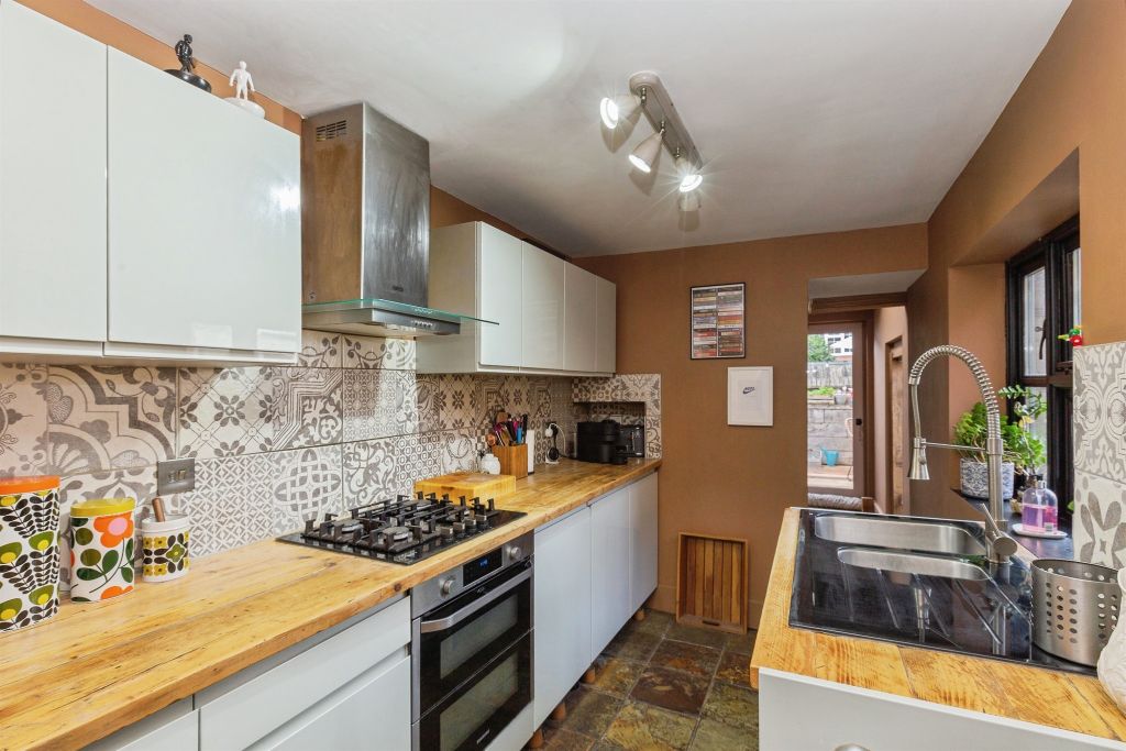 Property photo 2 of 17