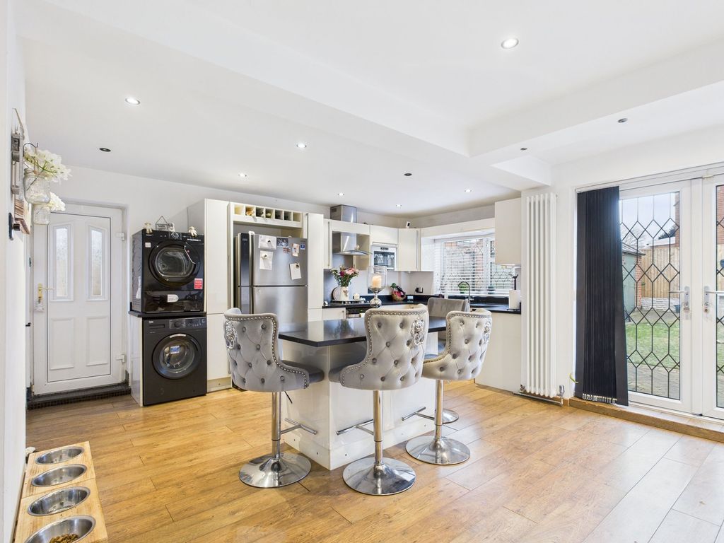 Property photo 2 of 25