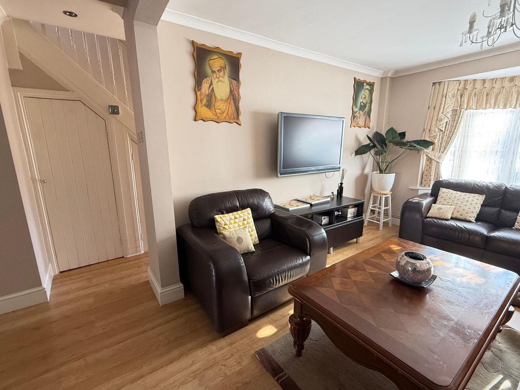 Property photo 3 of 17