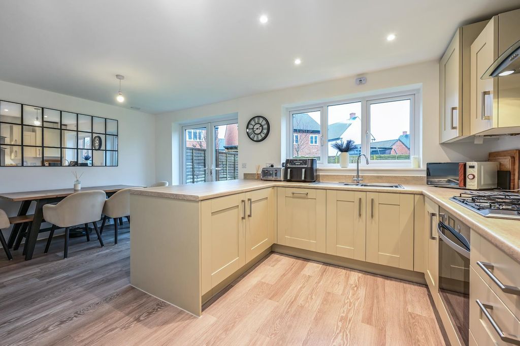 Property photo 2 of 20 Copper Place