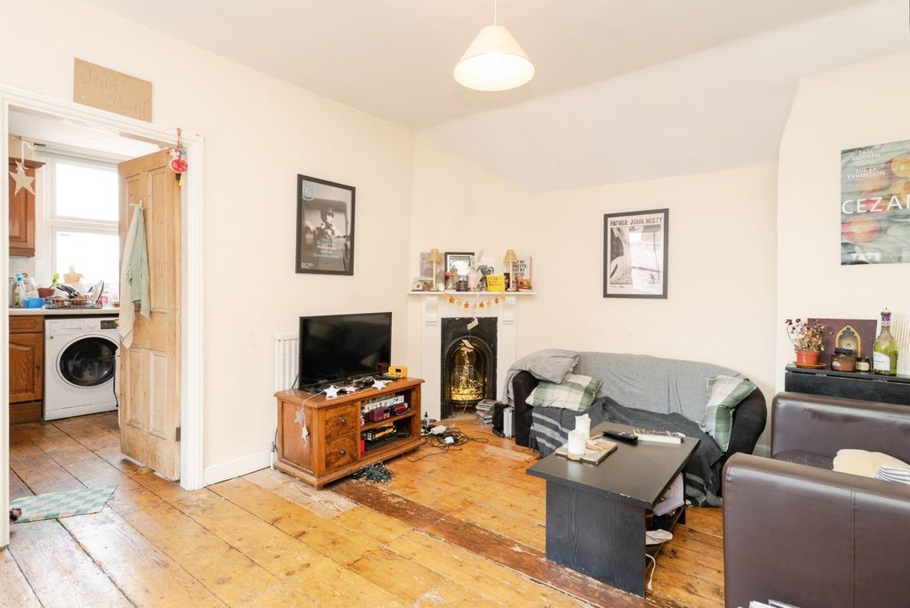 Property photo 2 of 17 Photo