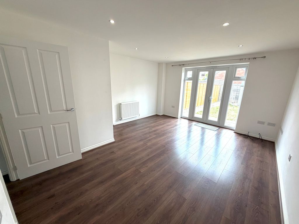 Property photo 2 of 11 Image