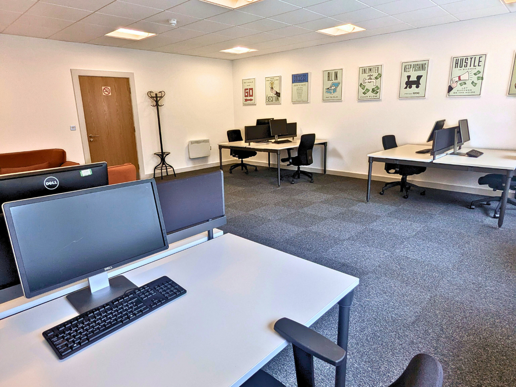 Property photo 3 of 26 500 Sqft Office