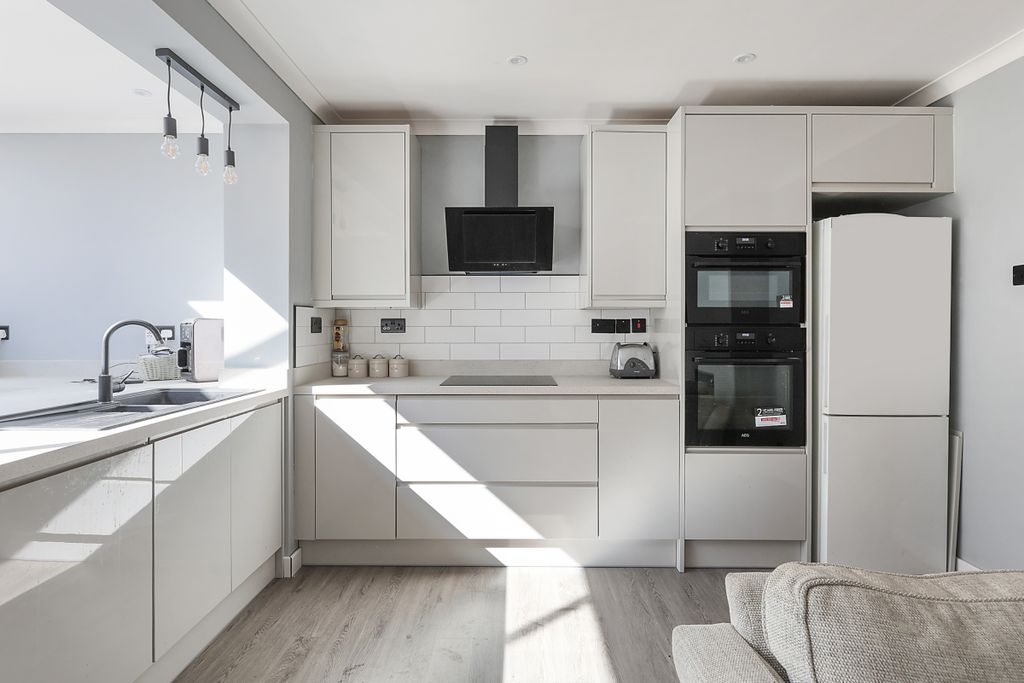 Property photo 3 of 20 Picture No. 18